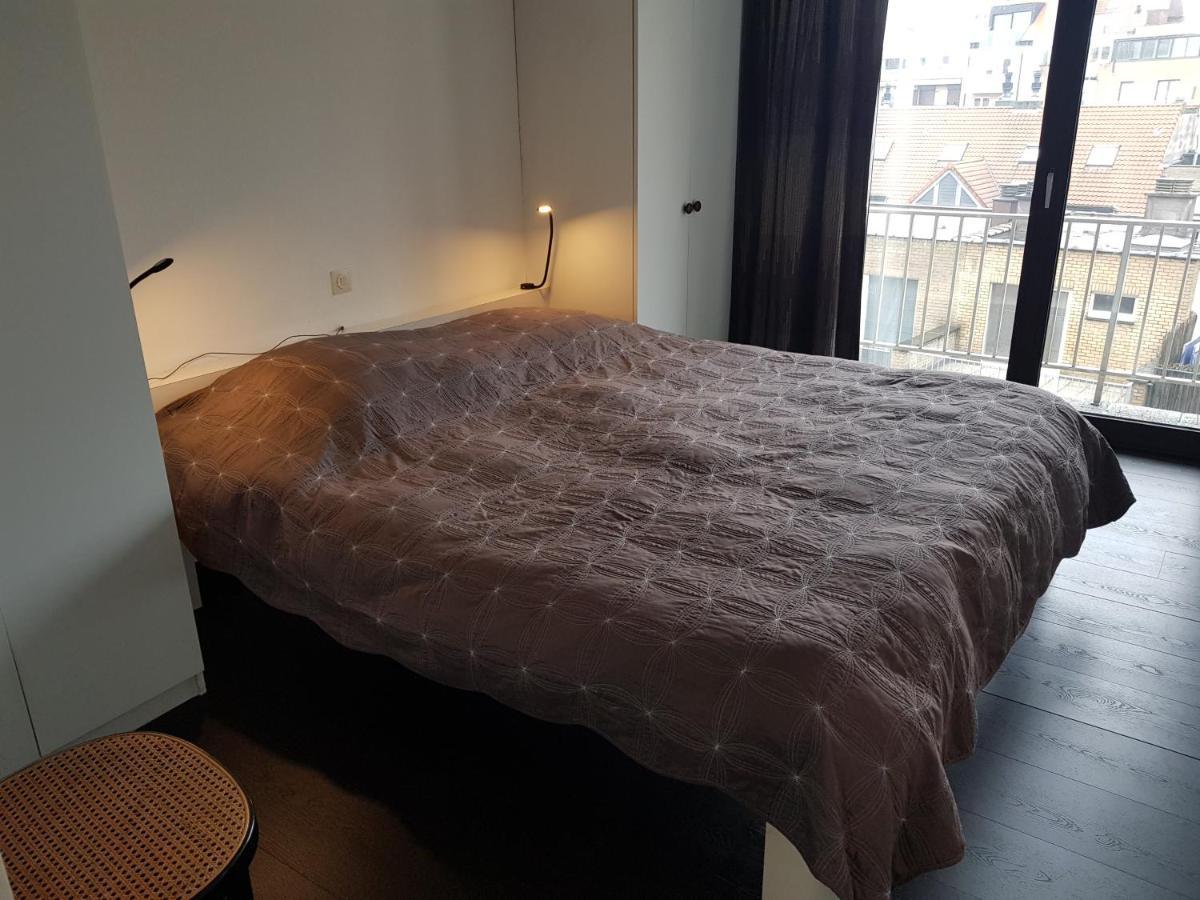 Modern Appartement Met Frontaal Zeezicht En Prive Parking Knokke-Heist Zewnętrze zdjęcie