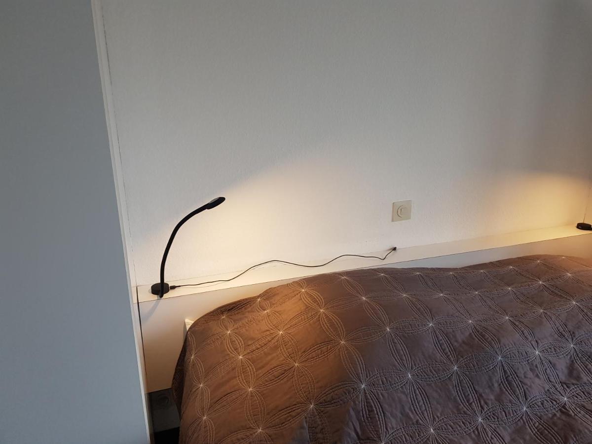 Modern Appartement Met Frontaal Zeezicht En Prive Parking Knokke-Heist Zewnętrze zdjęcie