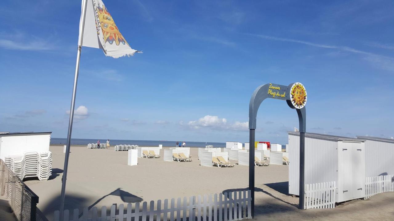 Modern Appartement Met Frontaal Zeezicht En Prive Parking Knokke-Heist Zewnętrze zdjęcie